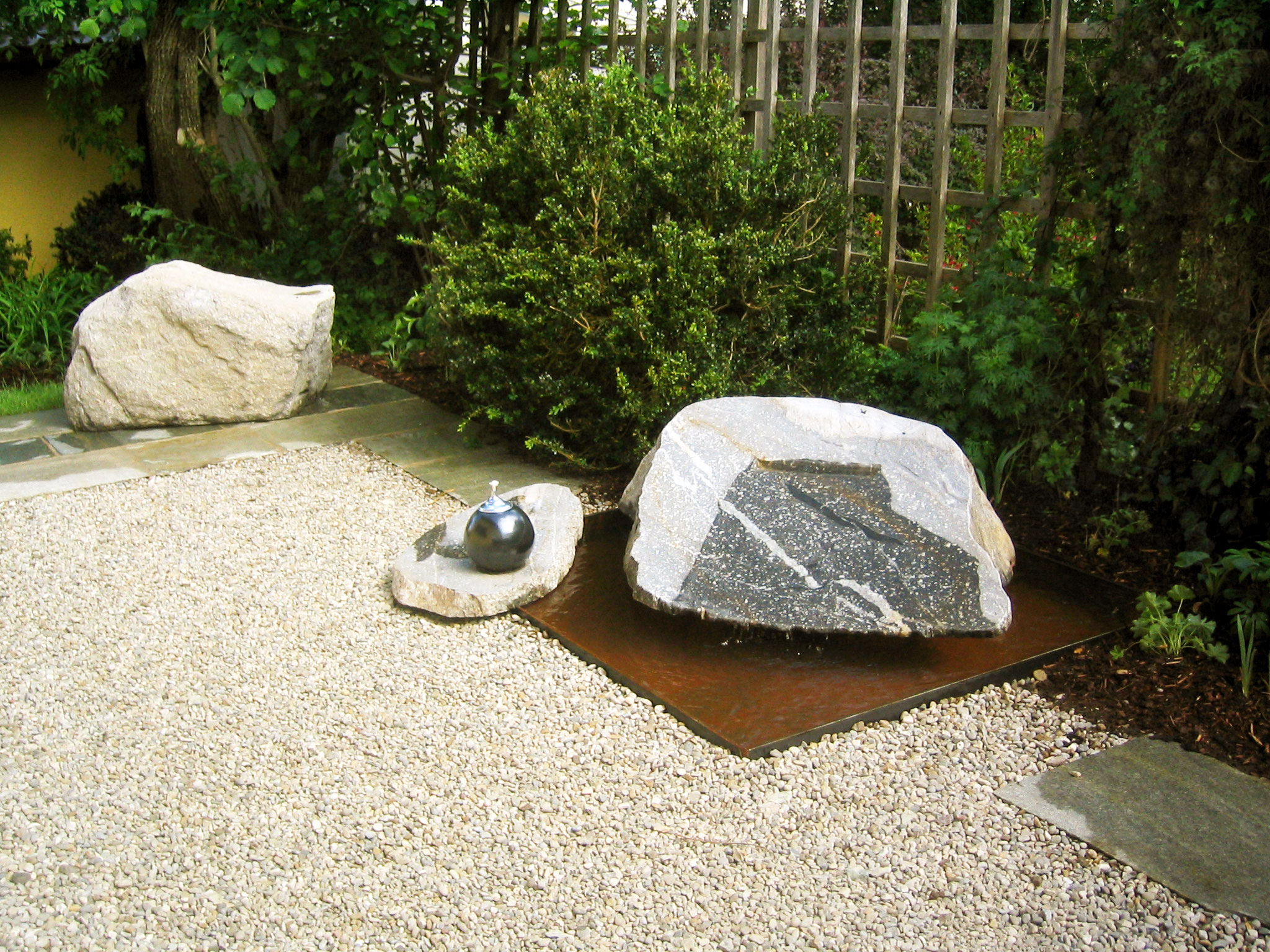 Architektonisches Wasserbecken