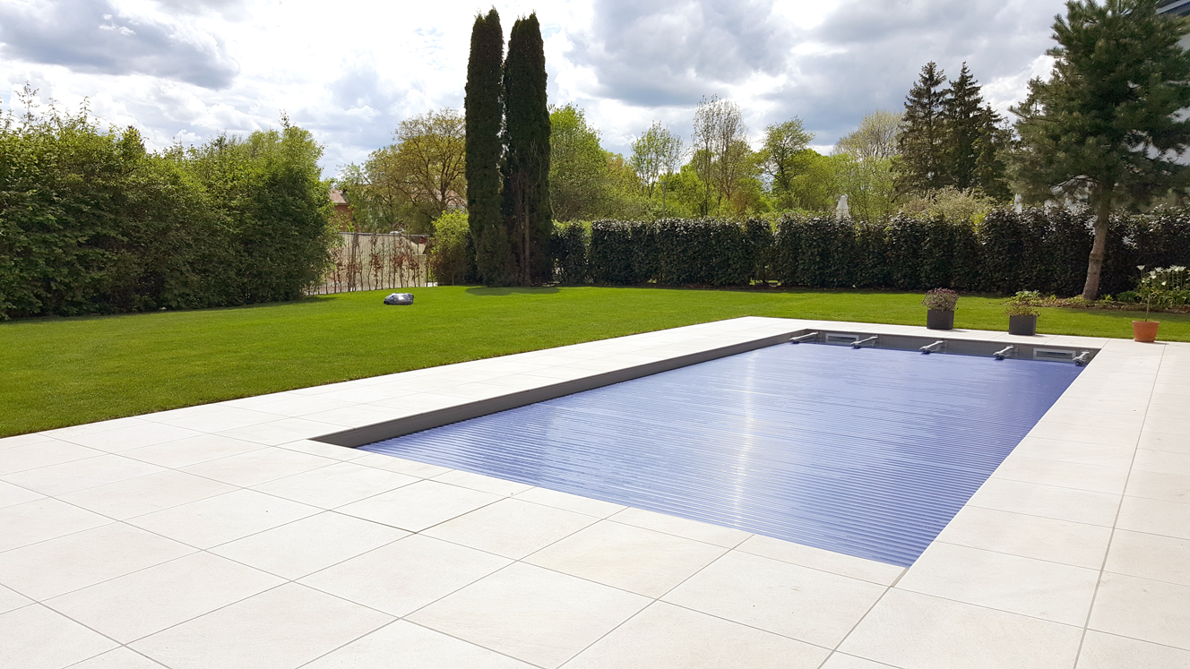 Pool in Prien am Chiemsee mit Feinsteinbelag - Vorschau
